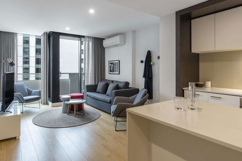 Oaks Melbourne Southbank Suites - Whitsundays Accommodation 4