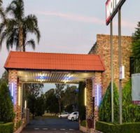 Centre Point Mid City Motor Inn - Whitsundays Accommodation