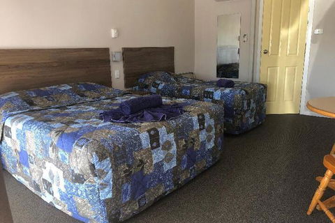Colonial Palms Motel - Whitsundays Accommodation 2