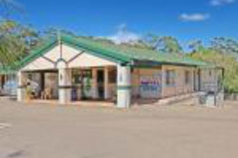Colonial Palms Motel - Whitsundays Accommodation 0