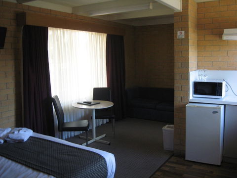Yowani Country Club - Whitsundays Accommodation 4