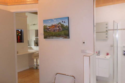 A Colourcity Apartments - Whitsundays Accommodation 3