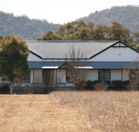 The Farmhouse at Blue Wren Wines - Whitsundays Accommodation