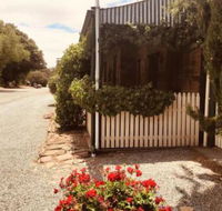 The Olde Devonshire House - Whitsundays Accommodation