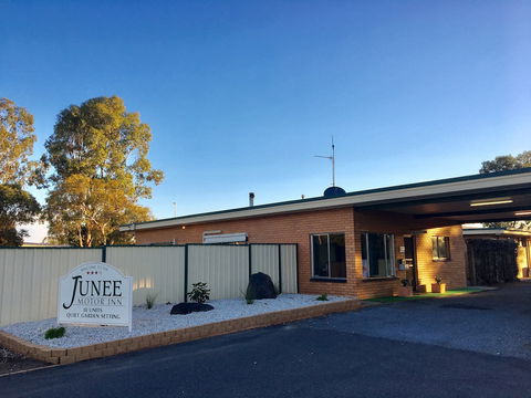 Junee Motor Inn - Whitsundays Accommodation 2