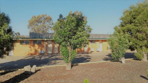 Junee Motor Inn - Whitsundays Accommodation 0
