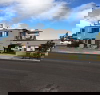 Warwick Vines Motel - Whitsundays Accommodation