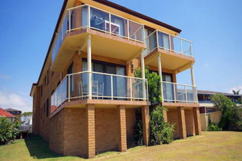 Avilla Court 1 - Whitsundays Accommodation 0