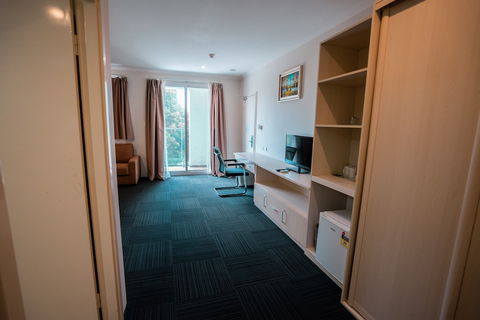 CityLights Hotel - Whitsundays Accommodation 6