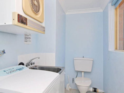 Toowoon Beach View 3br Villa 4 Just Steps To Beach With Views - Whitsundays Accommodation 2