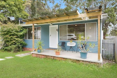 Budgewoi Cottage - Whitsundays Accommodation 0