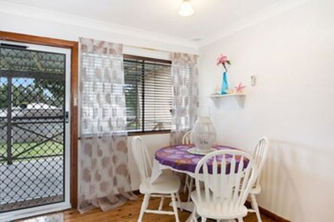 Budgewoi Cottage - Whitsundays Accommodation 6