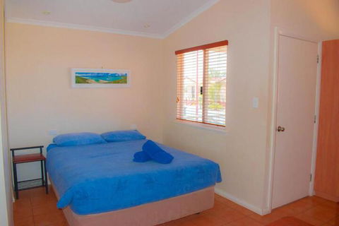 Outback Oasis Caravan Park - Whitsundays Accommodation 5