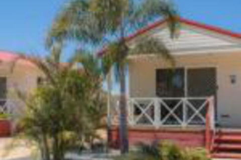 Outback Oasis Caravan Park - Whitsundays Accommodation 0