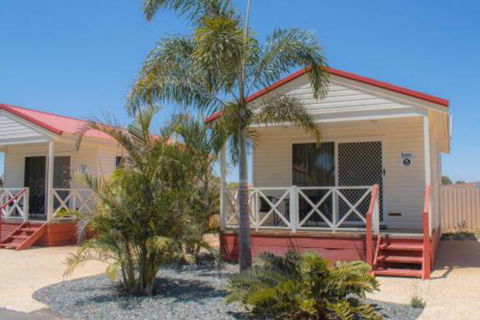 Outback Oasis Caravan Park - Whitsundays Accommodation 4