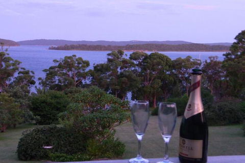 A Lakehouse Escape - Whitsundays Accommodation 7