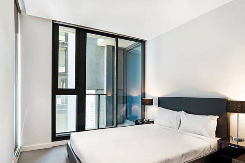 IFSuites (IFSTAYS) Upper West Side Apartment - Whitsundays Accommodation 1