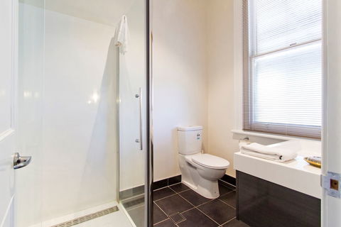 Deloraine Hotel - Whitsundays Accommodation 1