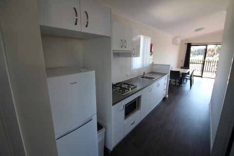 Riverside Cabin Park - Whitsundays Accommodation 6