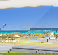 Beach Rd Villas by Rockingham Apartments - Whitsundays Accommodation