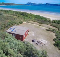 Cloudy Bay Cabin - Whitsundays Accommodation