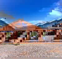 Bruny Island Lodge - Whitsundays Accommodation