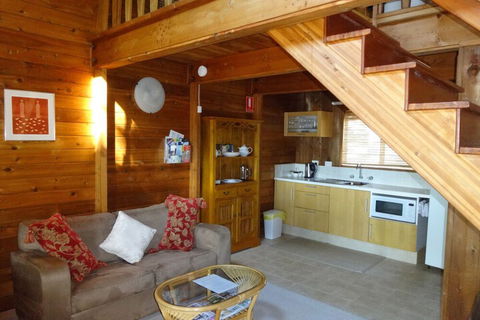 Jarrah Glen Cabins - Whitsundays Accommodation 6