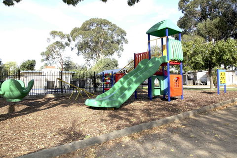 Nagambie Caravan Park & Motel - Whitsundays Accommodation 2