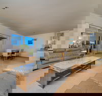 Seafront Unit 50 - Whitsundays Accommodation