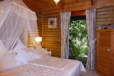 Aldgate Lodge Bed & Breakfast - Whitsundays Accommodation 3