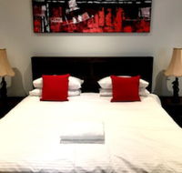 Deluxe Lake View House - Whitsundays Accommodation