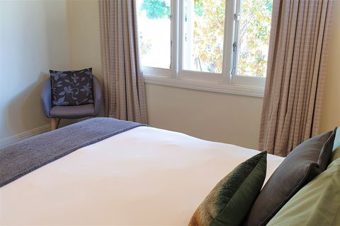 Healesville House - Magnolia House - Whitsundays Accommodation 5