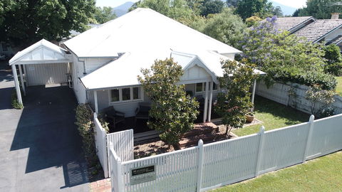 Healesville House - Magnolia House - Whitsundays Accommodation 0