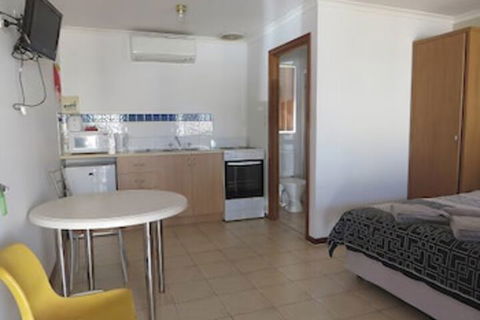 Blackrock Tourist Park - Whitsundays Accommodation 2