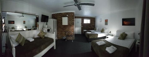 Coomera Motor Inn - Whitsundays Accommodation 4