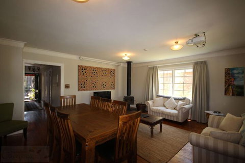 Lily May Cottage - Whitsundays Accommodation 5