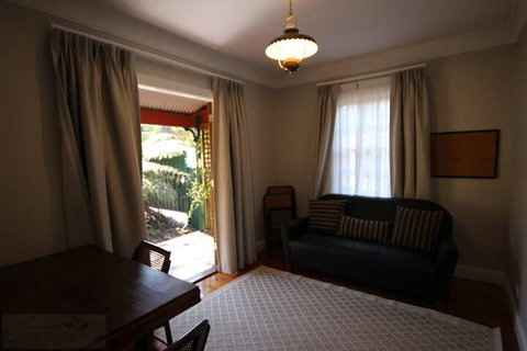 Lily May Cottage - Whitsundays Accommodation 7