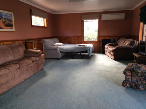 Our Cottage - Whitsundays Accommodation 4