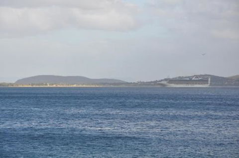 Rivermouth On Kingston Beach - Whitsundays Accommodation 1