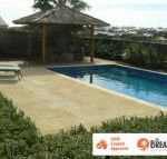 La Mer Home with a Pool - Whitsundays Accommodation