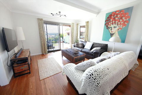 Bundeena Base Holiday Home - Whitsundays Accommodation 4