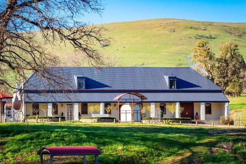 Brigham House - Whitsundays Accommodation 1