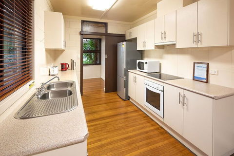 The Residence - Whitsundays Accommodation 2