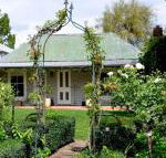 Drayshed cottage - Whitsundays Accommodation