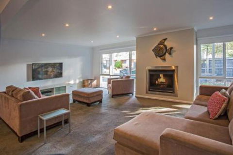 Iona Beach House Cowes - Whitsundays Accommodation 3