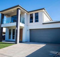 The Races Swanport - Whitsundays Accommodation
