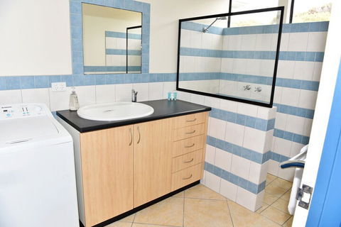 Redbill Drive House - Whitsundays Accommodation 3