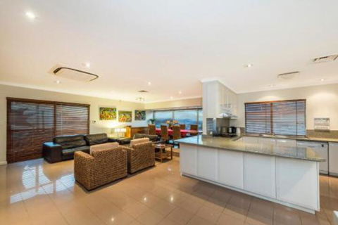 Perth Luxury Accommodation - Whitsundays Accommodation 2