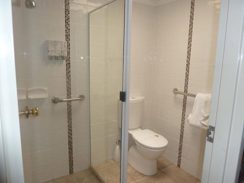 Pioneer Lodge Motel - Whitsundays Accommodation 5