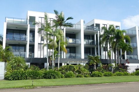 Hinchinbrook Harbour Apartments - Whitsundays Accommodation 5